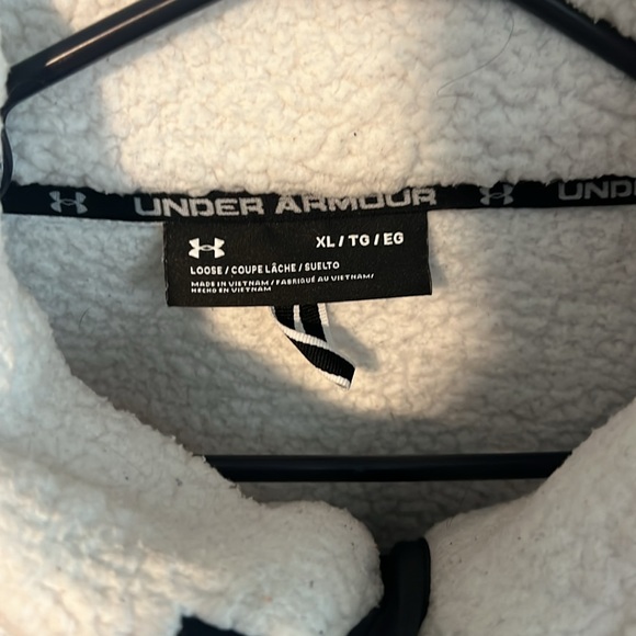 Under armor teddy jacket. - Picture 5 of 6